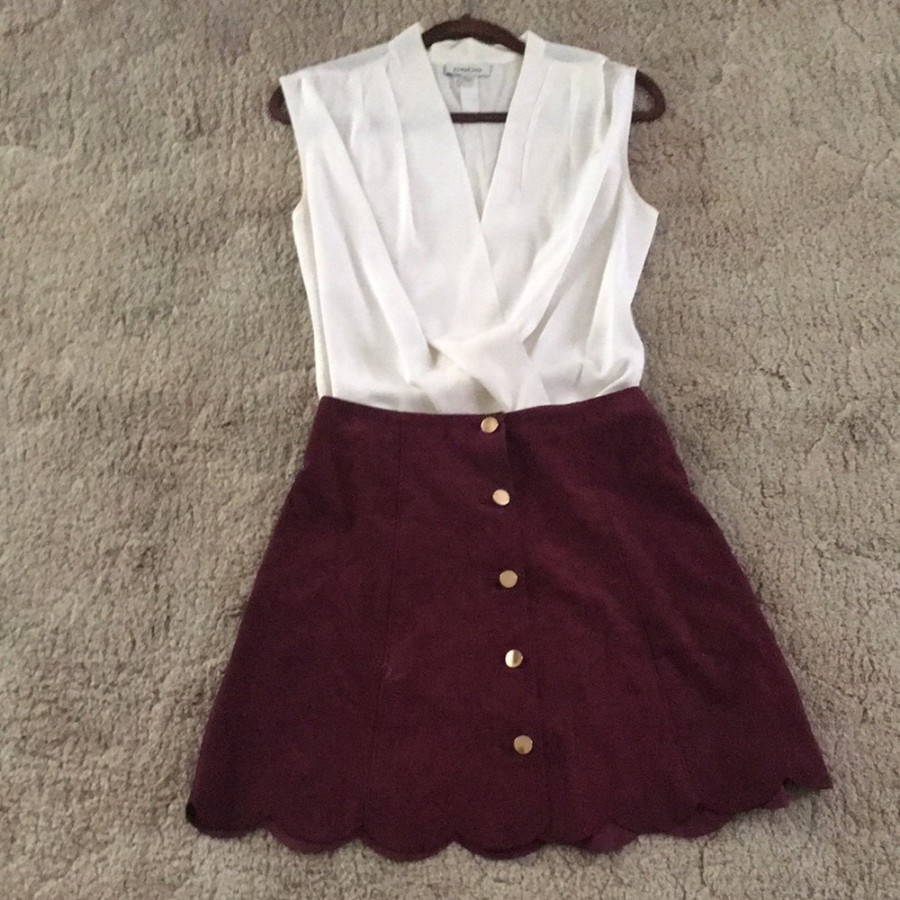 Guess burgundy suede skirt wit gold button detail